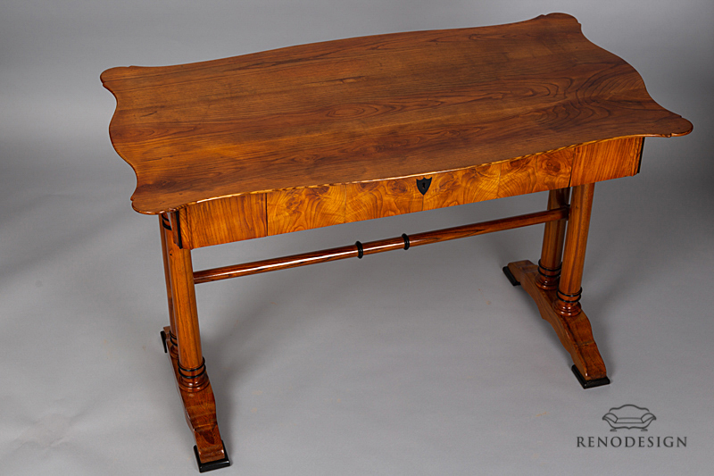 Stůl biedermeier