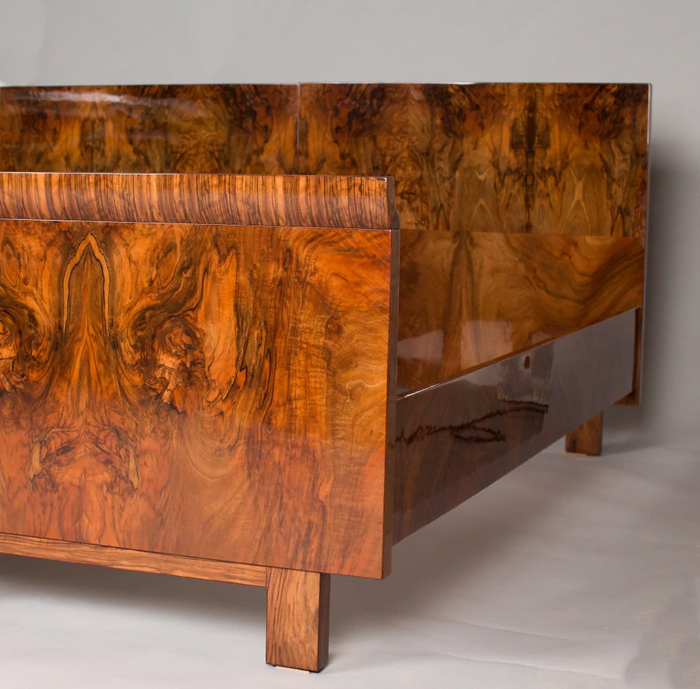Postel Art Deco