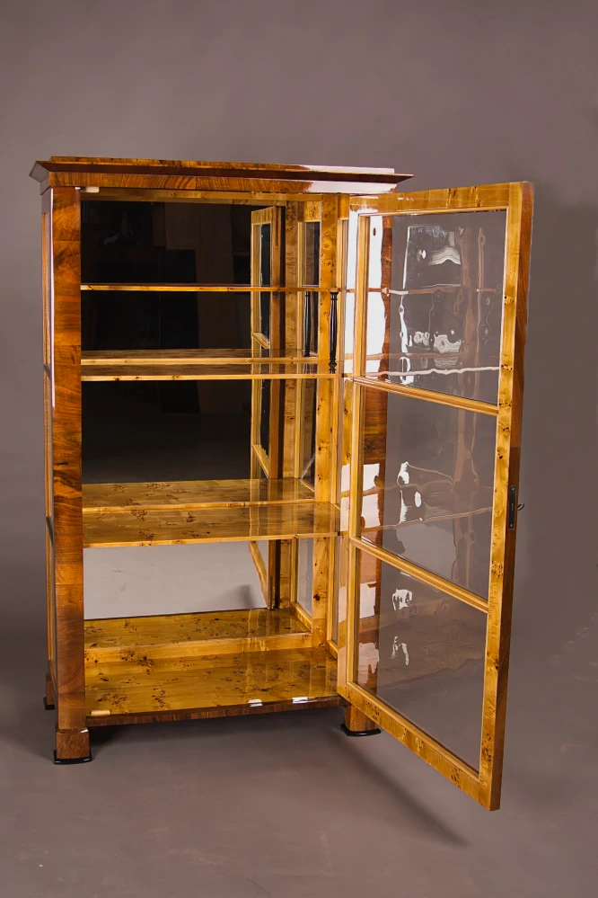 Biedermeier vitrína 1830