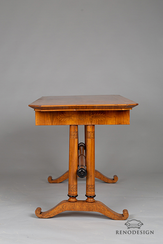 Stůl biedermeier