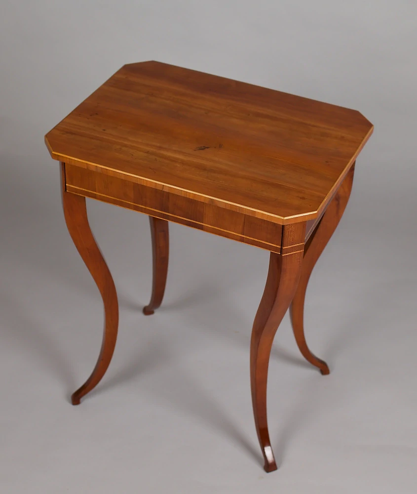 Stolek biedermeier