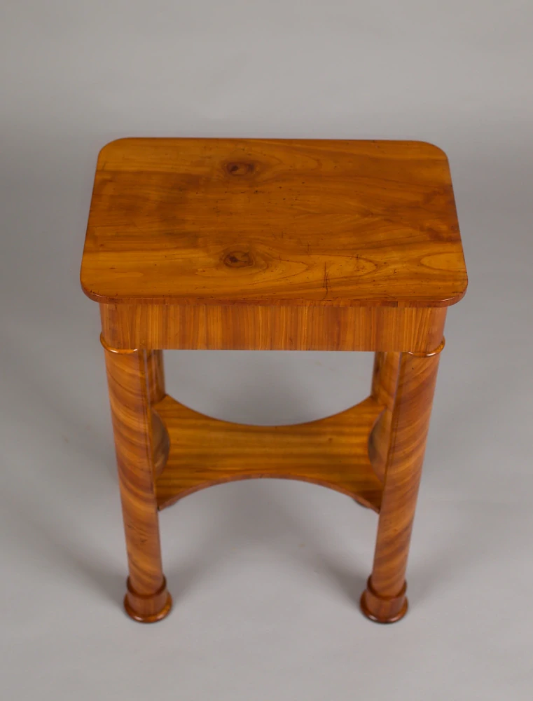 Stolek Biedermeier